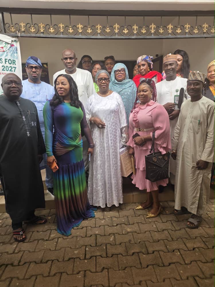 TEAM WAZOBIA NIGERIA PAYS A WARM COURTESY VISIT TO CHIEF DR. MUJIDAT FOLASHADE TINUBU-OJO (IYALOJA-GENERAL OF NIGERIA)