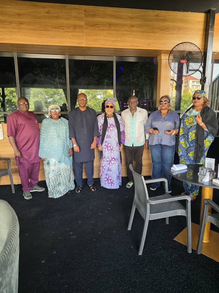 Team Wazobia visit to Chief Dr.Mujidat Folashade Tinubu-Ojo (Iyaloja-General Of Nigeria